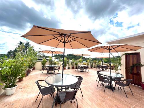 RICH-VANIA SUITES RICH-VANIA SUITES