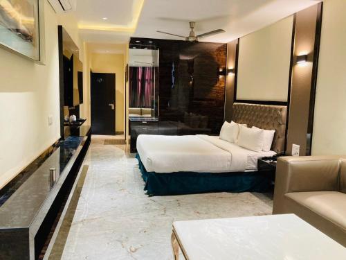 Hotel Aman Palace – Delhi, NY