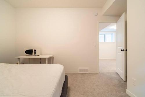 One bedroom Guest suite in Southwest Calgary