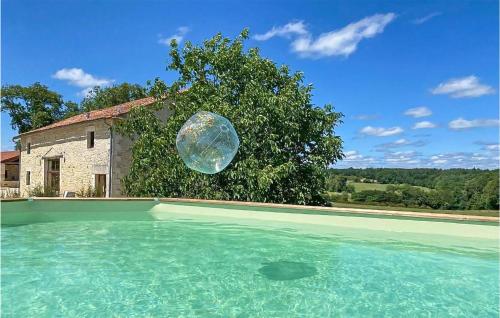 Amazing Home In Lussas Et Nontronneau With Outdoor Swimming Pool - Location saisonnière - Lussas-et-Nontronneau