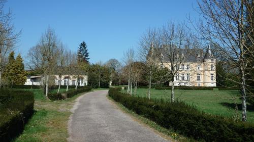 Chateau De Blavou Normandie - 출입구
