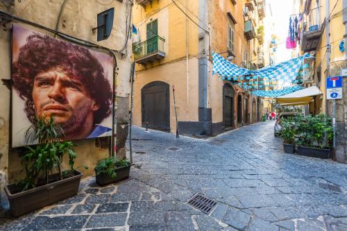 Toledo House Apartments, Naples (photo 4)