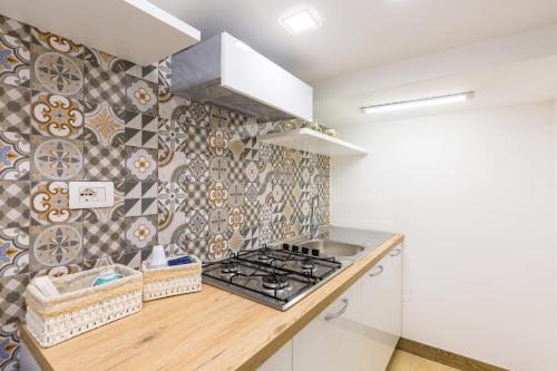 Toledo House Apartments, Naples (photo 7)