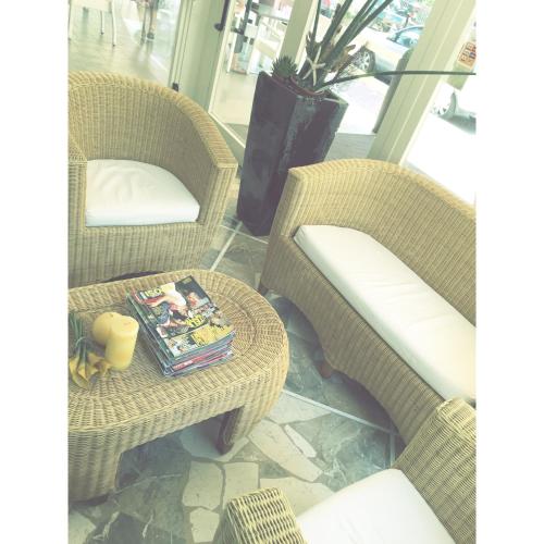 共用Lounge/電視區, 索爾馬爾酒店 (Hotel Solemare) in 切塞納蒂科市中心