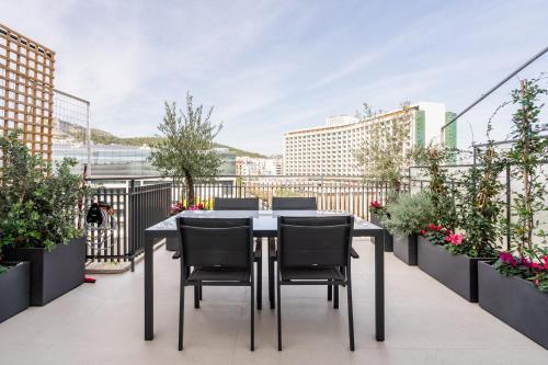 Athena Blue Lux Apartments 2BR 2BA with City Skyline View, near Kolonaki, Atene (foto 3)