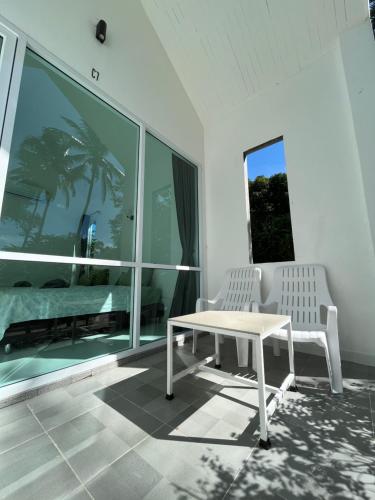 陽台/露台, 英雷莫克酒店 (Mook Ing Lay) in 穆克島