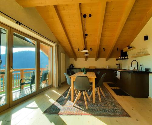 virtuve, Maso Alpino con vista sulle Dolomiti in Ruffre