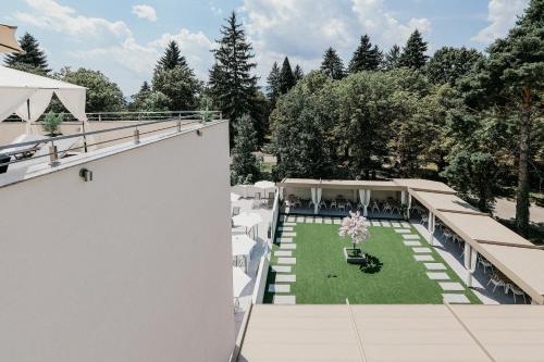 Apkārtne, Hotel Green Park Service Perfected in Garmen