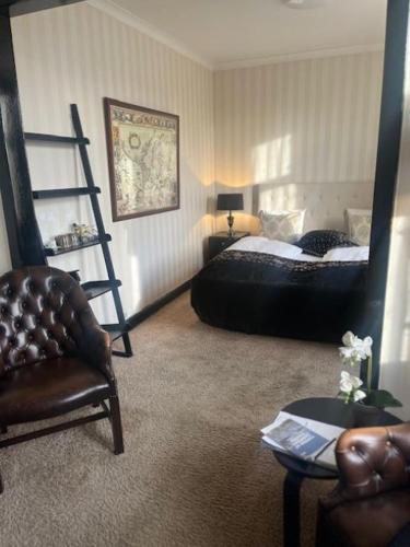 Park Hotel - image 10