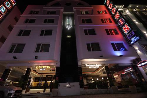 Hotel Godwin Deluxe -Near New Delhi Railway Station - Paharganj