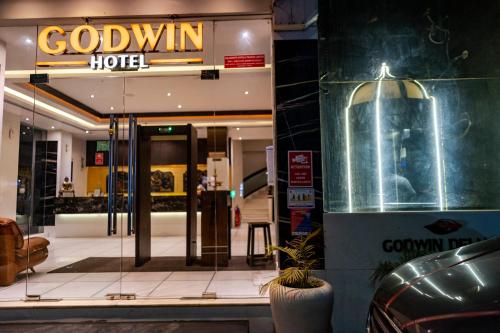 Hotel Godwin Deluxe -Near New Delhi Railway Station - Paharganj