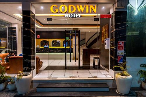 Hotel Godwin Deluxe -Near New Delhi Railway Station - Paharganj