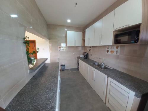 Modern, fully equipped 1-bed Apt in Aburi
