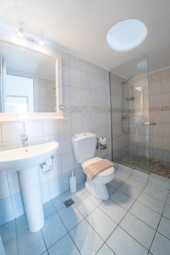 Apartment (5 Adults) image 1