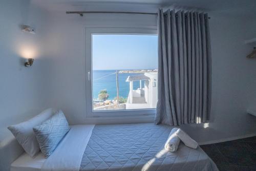 Superior Triple Room image 6