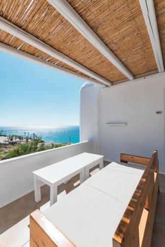 Superior Triple Room image 7