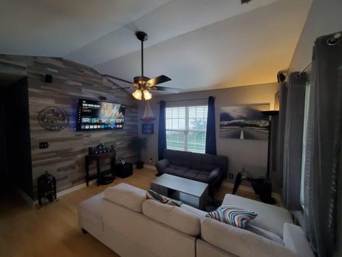 Modern 3 Bedroom Boro Home in Quiet Neighborhood in Murfreesboro, USA