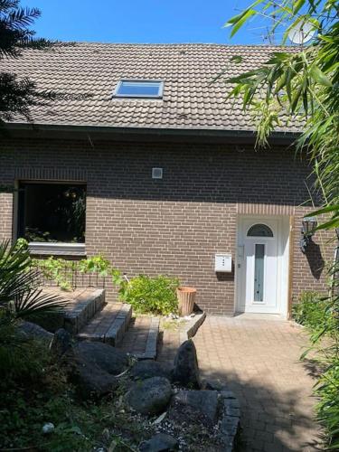Ferien-Villa direkt am Rhein Sauna/Whirlpool in Voerde