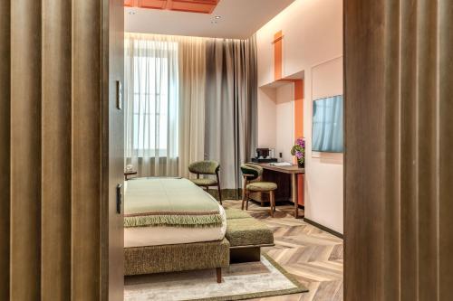 room detail thumbnail 1