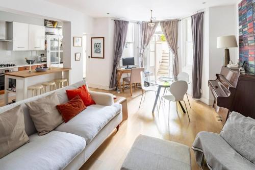 2 Bed - Sleeps 4 - Private Patio - Kensington - image 14