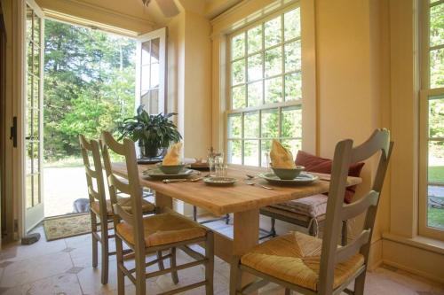 Adams Hill House Retreat - Artist-Architect's Estate, Newfane Vermont