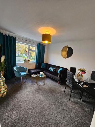 Large Stylish 2 Bedroom Apartment Stevenage Sleep 6 - Stevenage