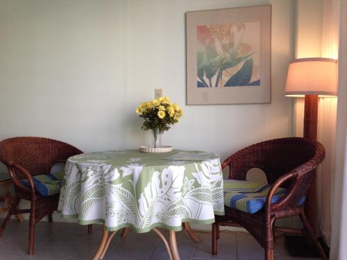 Waikiki Studio at Ilikai Marina - great apartment by the beach - see low end price!