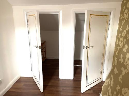 Entire YellowApt near Belfast City Centre - Free parking - Up to 4 guests - 3 beds - Self check in in Ballymacarrett