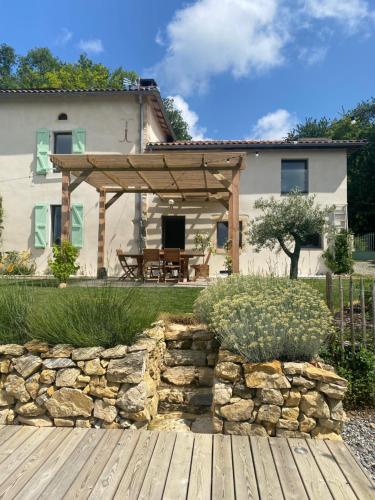 ทัศนียภาพภายนอกโรงแรม, La Maison des 3 Chouettes in ปรูเปียรี