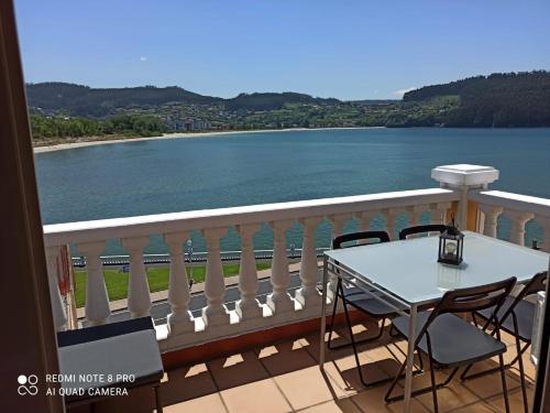  Casa da Costa - Piso con galería y terraza con vistas al mar, Pension in Cedeira