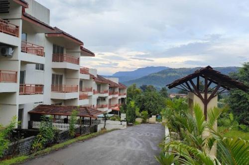 ‘The Mountain Majesty’: cozy 1 bhk apartment