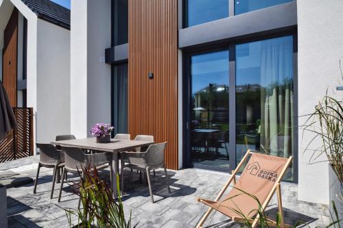 Three-Bedroom House image 10