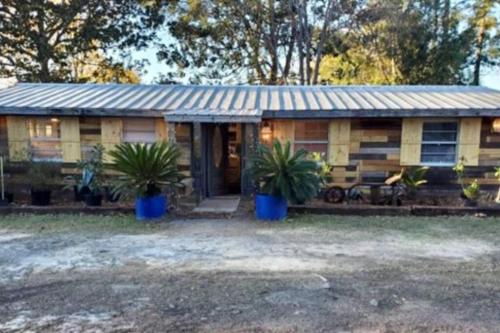 Southern comfort cabin in Ludowici