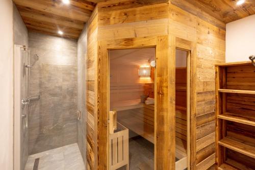 Shower, Chalet Bergmueller in Fastenberg