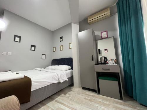 Three Rooms suites