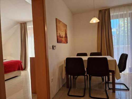 Two-Bedroom Apartment with Balcony image 7