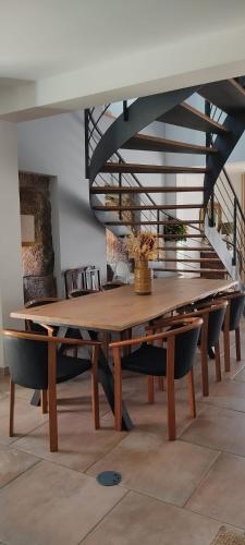 Villa Tauria- Casa de campo em aldeia medieval in ซาบูกัล