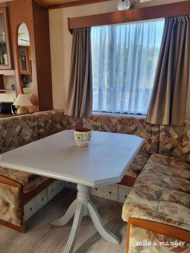 المرافق, Au jardin d'éden (Au jardin d'eden) in Hastiere Lavaux