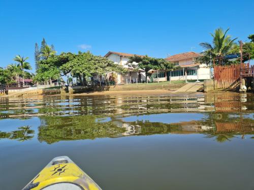 LINDO SOBRADO COM 7 QUARTOS NA BARRA DO ITAPOCU