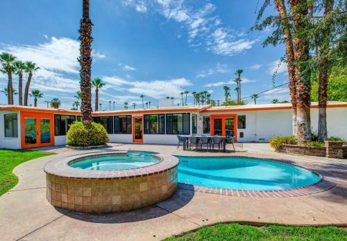 Close to downtown PS - Hike, Bike, Swim, Relax in Palm Springs, USA