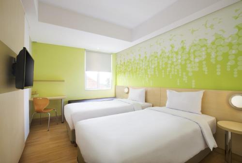 Zest Twin Room image 2