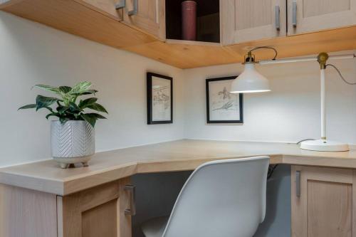Casa Creekside - Walk to Gondola, Shops, lakes! in Whistler, Canada