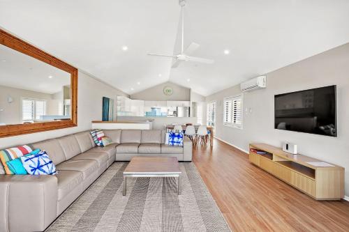 Beach Duplex 72 Marine Dr - Fingal Bay - image 5