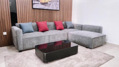 3 bedroom Golden Park Apartment near Cau Giay Park