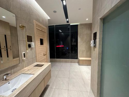 Axon Residence By Leo Suites - image 4