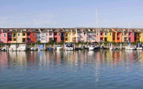 Relax in our seaview flat, Porto Santa Margherita di Caorle (foto 9)