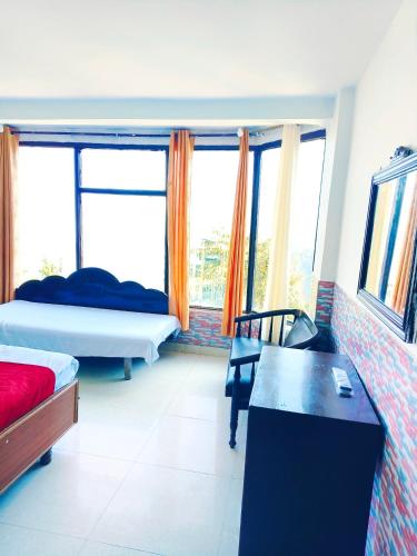 Hotel Holiday Dalhousie - Near Ghandhi Chowk Mall Road