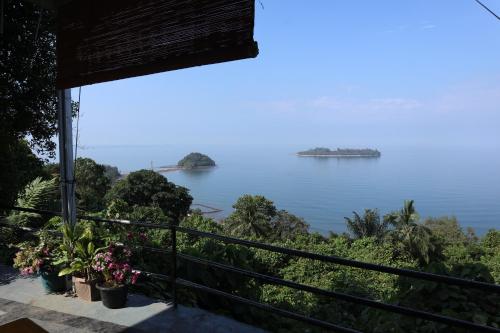 The view padang, Amazing view, food, drink, sleep, transport, 8 mins Mentawai fast ferry