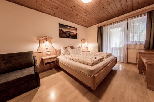 Superior One-Bedroom Apartment with Balcony
