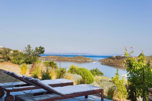 Villa Faros Vourkari Kea with private pool and stunning views